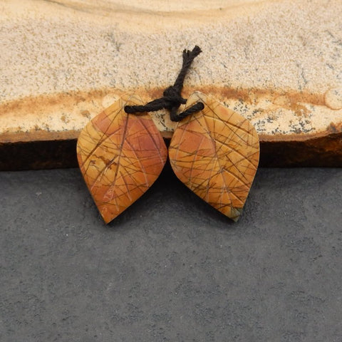 手工雕刻叶红溪碧玉耳环一对,24x14x4mm,3.1g