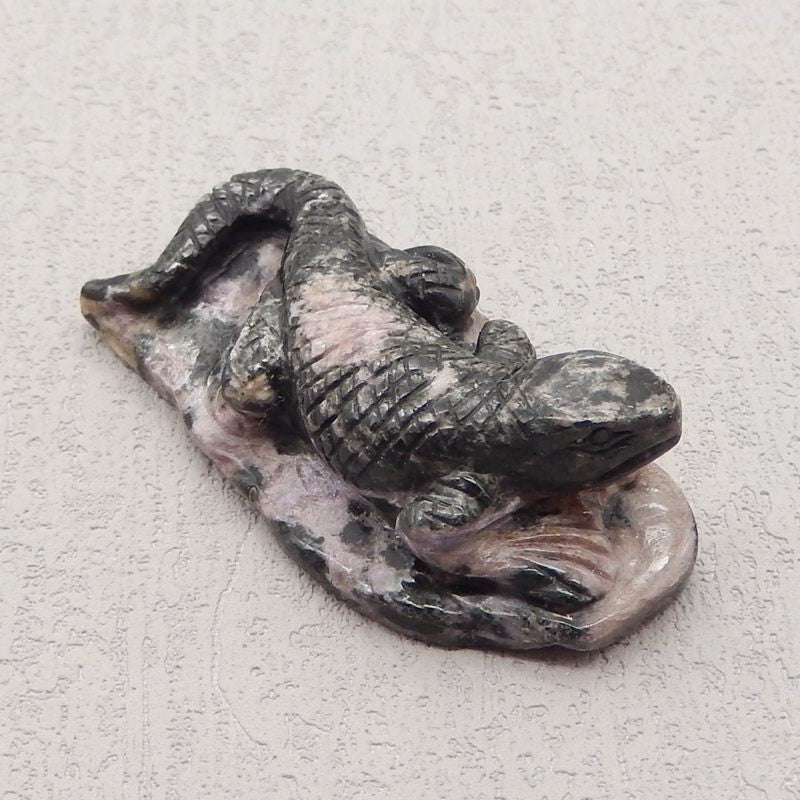 Natural Rhodonite Carved lizard 47x22x15mm, 21.2g