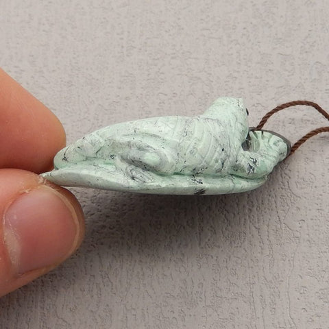 雕刻蜥蜴绿松石宝石吊坠,48x34x15mm,18.2g