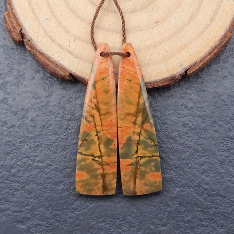 1 对多色毕加索碧玉耳环石,34X12X5mm,5.4g