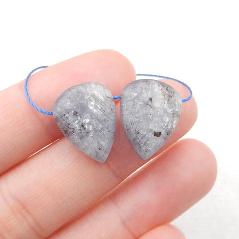 雕刻蓝色磷灰石水晶叶耳环石一对,26x12x5mm,5.2g