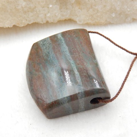 Pierre pendante percée latéralement à rayures vertes naturelles, 31x27x12mm, 18.6g