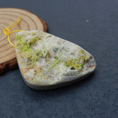 天然矿物原料钻孔吊坠珠,43x29x10mm,15.7g