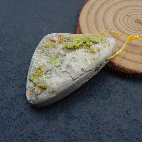 天然矿物原料钻孔吊坠珠,43x29x10mm,15.7g