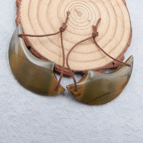 天然红溪碧玉宝石耳环一对,39X19X5mm,8.4g