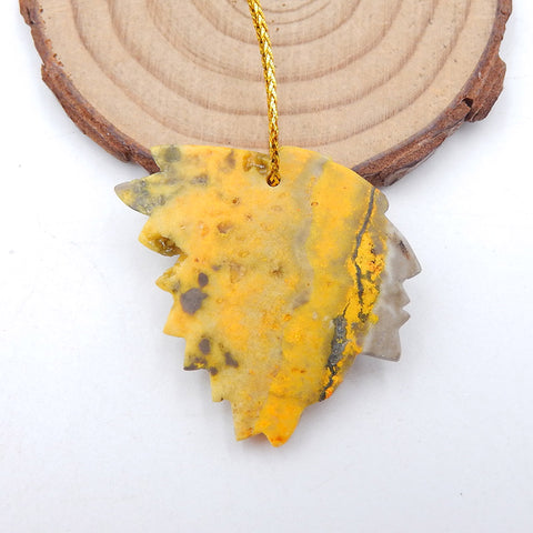 Perle pendentif tête d'indien en pierre de bourdon sculptée, 35 x 35 x 6 mm, 9,9 g