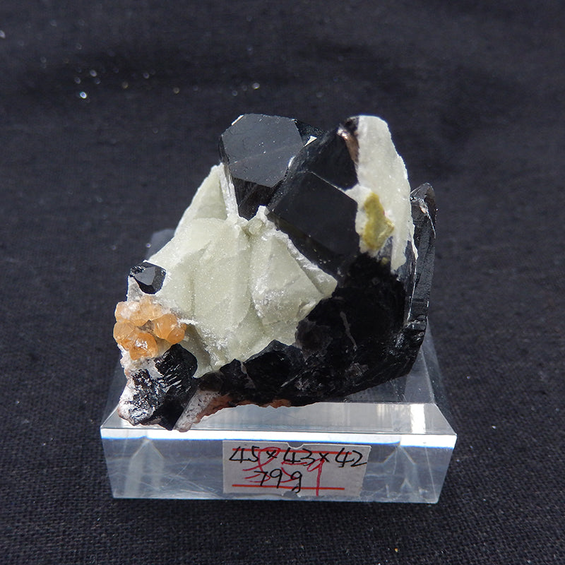 The raw material Semi-finished products Tourmaline Gemstone Material, Decorative ornaments,45x43x42mm, 79g