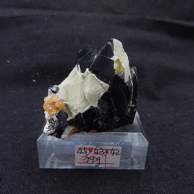 The raw material Semi-finished products Tourmaline Gemstone Material, Decorative ornaments,45x43x42mm, 79g