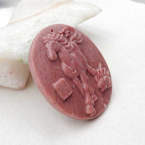 新的!雕刻红榴石马头吊坠,用于项链的宝石吊坠,宝石吊坠珠,53x46x7mm,35g