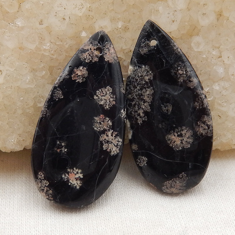 Paire de boucles d'oreilles en obsidienne flocon de neige naturelle, pierre pour la fabrication de boucles d'oreilles, 30x25x3mm, 9.4g