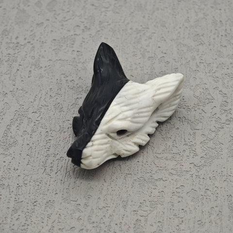 Natural Howlite & Black Obsidian Wolf Head Pendant - Hand-Carved Gemstone Jewelry for Protection and Calm,36x25x18mm,12.7g