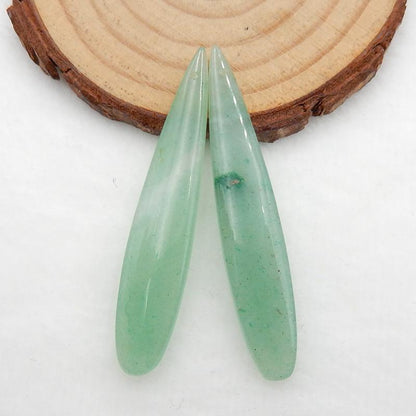 垂坠耳环石一对自然绿色东陵泪珠耳环一对，51x9x5mm，6.9g