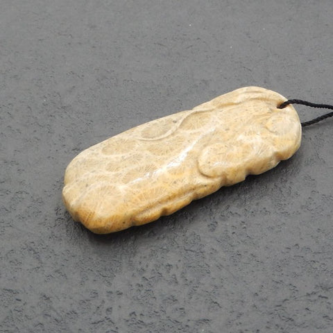 雕刻印尼珊瑚宝石吊坠珠，47x20x7mm，11.4g