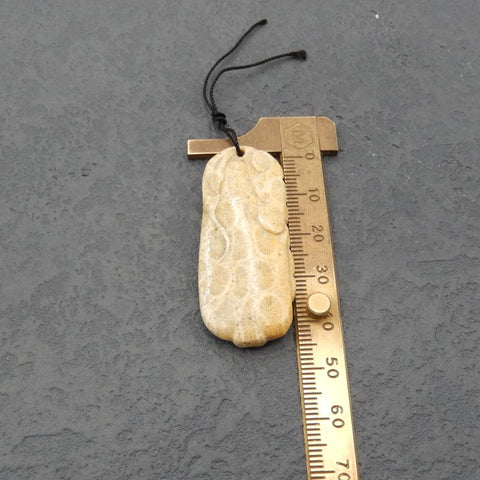 雕刻印尼珊瑚宝石吊坠珠，47x20x7mm，11.4g