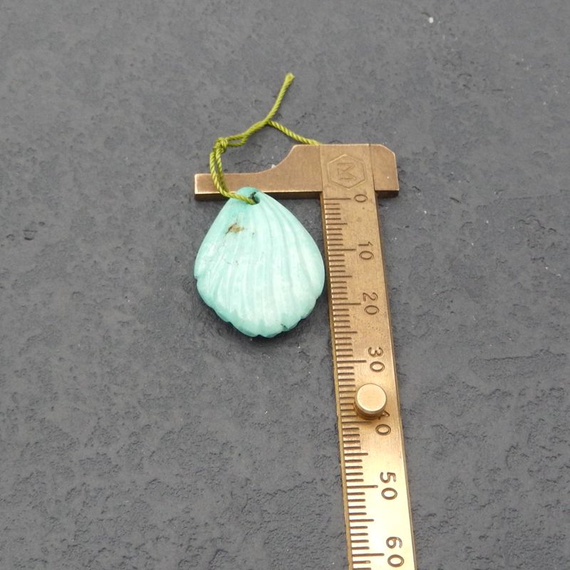 Perle pendentif en pierre gemme turquoise sculptée, 28x21x7mm, 4.86g