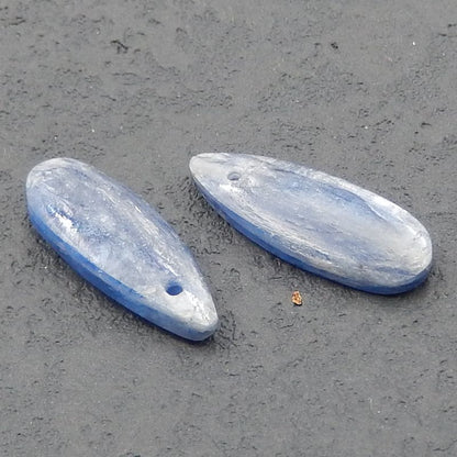 天然蓝色蓝晶石宝石耳环一对，23x8x3mm，3.2g