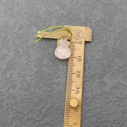 Paire de boucles d'oreilles en quartz rose sculpté, 13 x 10 mm, 3,2 g
