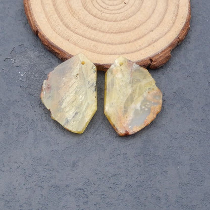 天然黄蛋白石自由形状宝石耳环对，32x20x3mm，6.4g