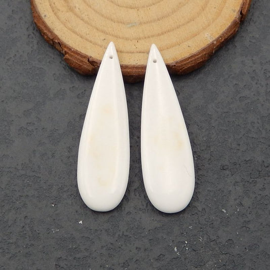 Paire de boucles d'oreilles en agate blanche, 46 x 13 x 4 mm, 13,6 g