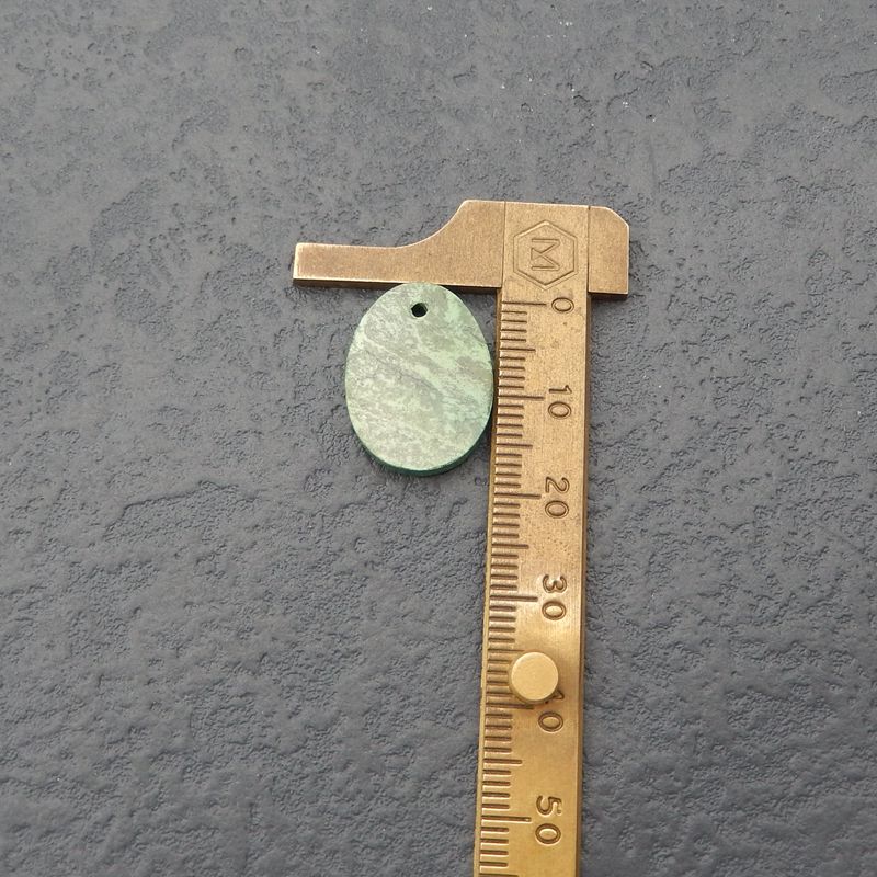 绿松石耳环一对 20x15x3mm，3.1g