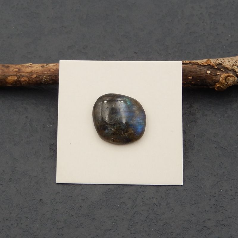 Natural Labradorite Cabochon 17x16x5mm, 2.8g