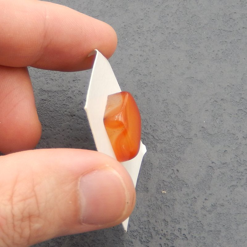 Cabochon Agate Rouge 15x14x7mm,3.7g