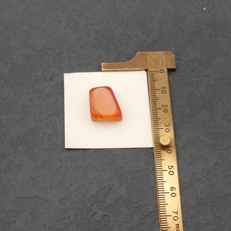 红玛瑙凸圆形 15x14x7mm,3.7g