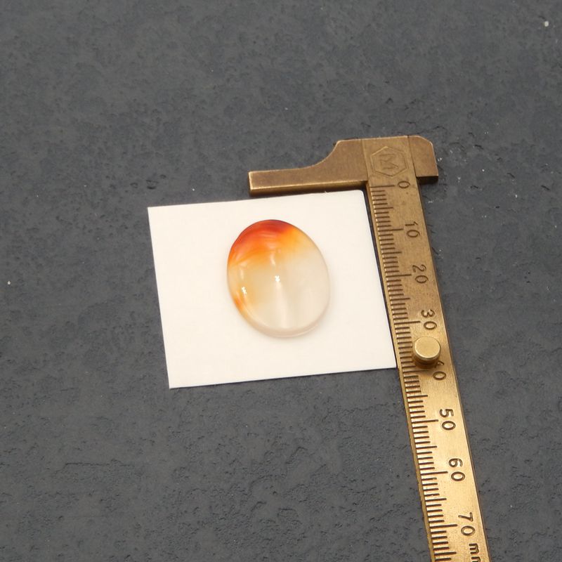 天然红玛瑙宝石凸圆形，25x18x4mm，3.0g