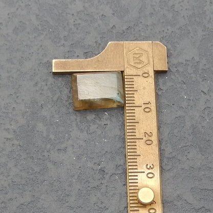 Natural Labradorite Cabochon 15x10x6mm, 2.5g