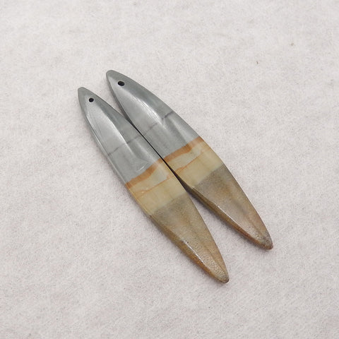 Natural Us Biggs 碧玉宝石耳环一对，39x9x4mm，5.3g