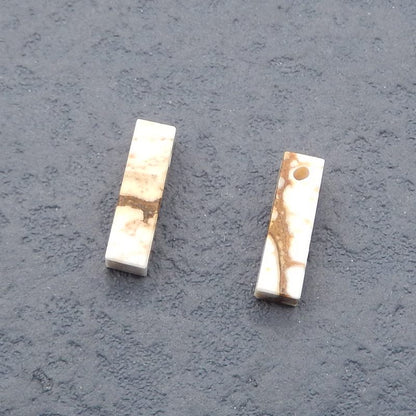 Howlite 矩形耳环石一对，用于制作耳环的石头，14x4x4 毫米，1.7 克