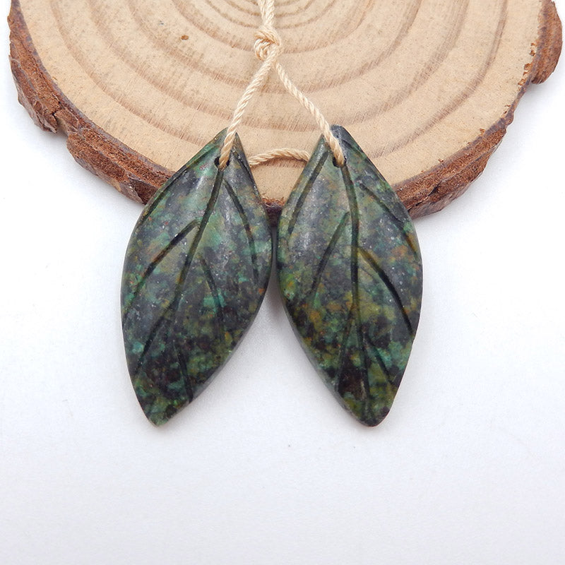 Paire de boucles d'oreilles en pierres précieuses de feuille sculptée en turquoise africaine, 26x13x4mm, 3.6g