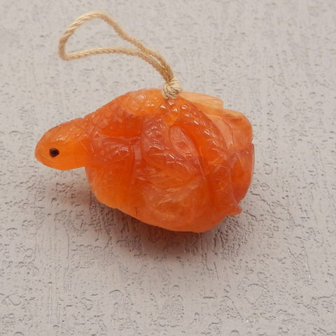 手工红玛瑙雕刻蜥蜴吊珠，31x21x17mm，11.9g