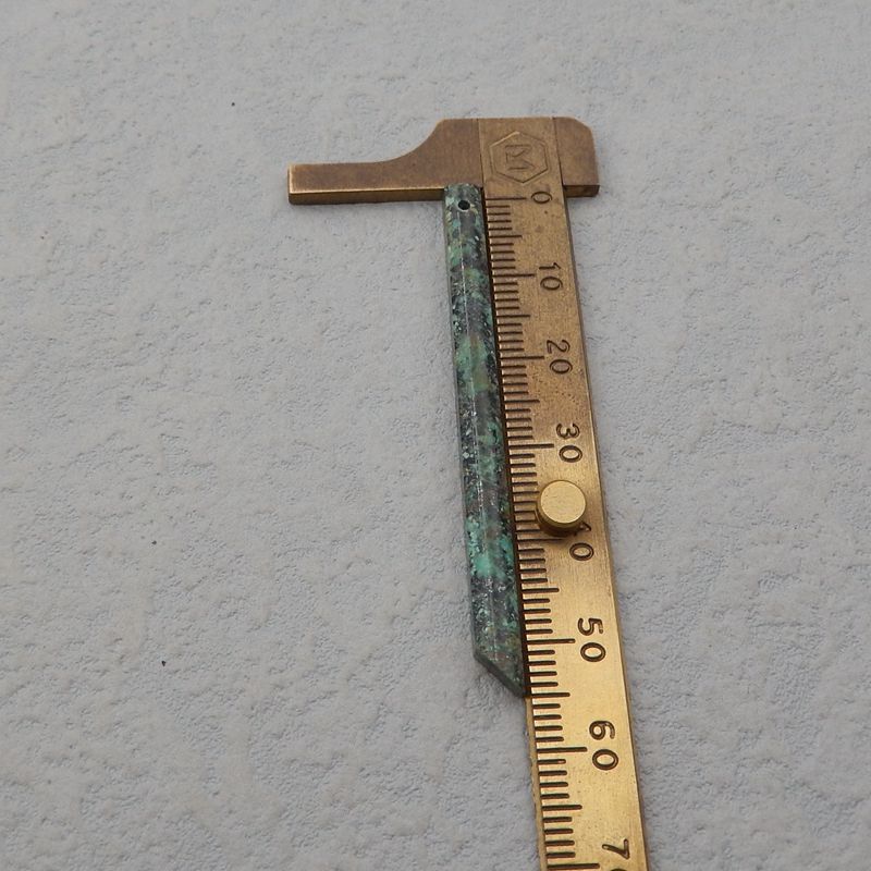 长非洲绿松石耳环石一对，用于制作耳环的石头，56x4x4 毫米，4.8 克