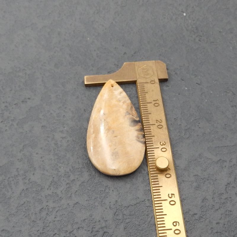 天然椰子宝石耳环一对，41x22x6mm，14.6g