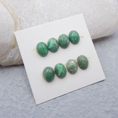 8 cabochons ovales naturels en turquoise verte, 8 x 6 x 10 mm, 2,4 g.