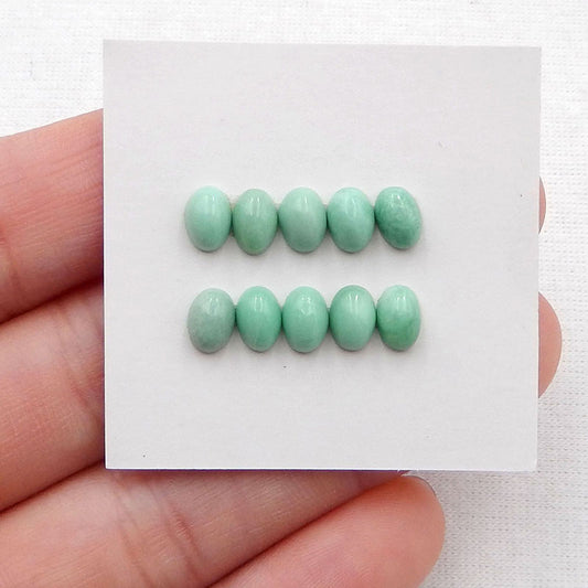10 cabochons ovales naturels en turquoise verte, 6 x 4 x 3 mm, 1,39 g.