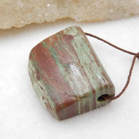 Pierre pendante percée latéralement à rayures vertes naturelles, 31x26x13mm, 17.9g