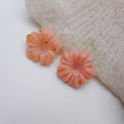 Paire de boucles d'oreilles fleur en opale rose sculptée, 13x3 mm, 1,3 g