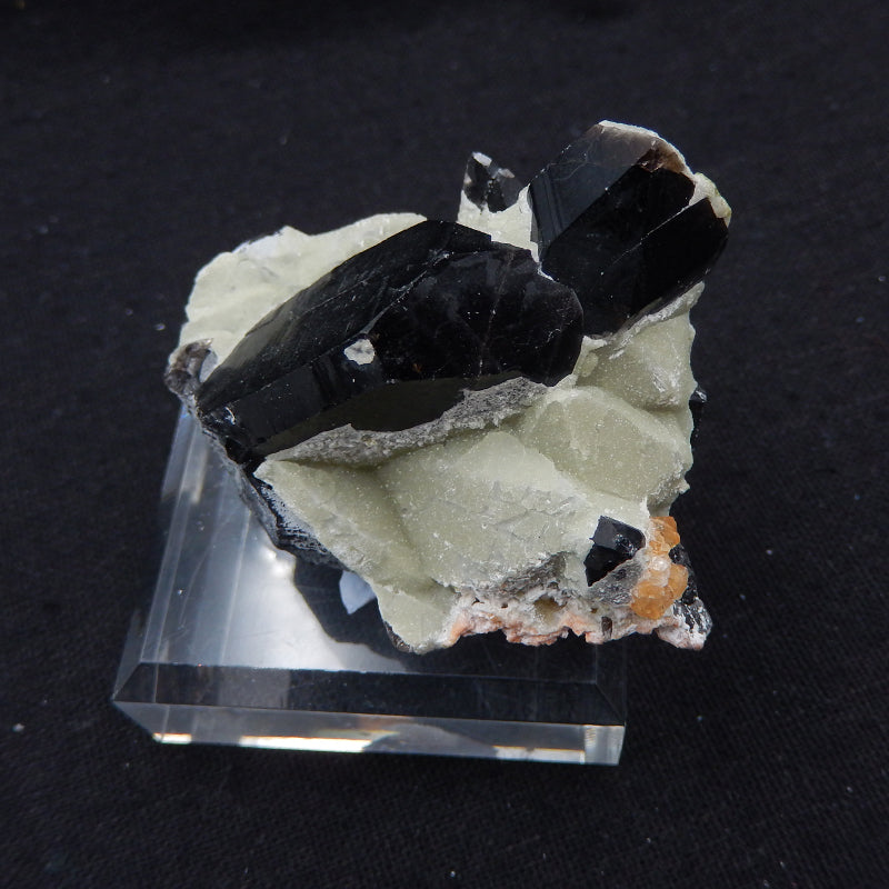 The raw material Semi-finished products Tourmaline Gemstone Material, Decorative ornaments,45x43x42mm, 79g