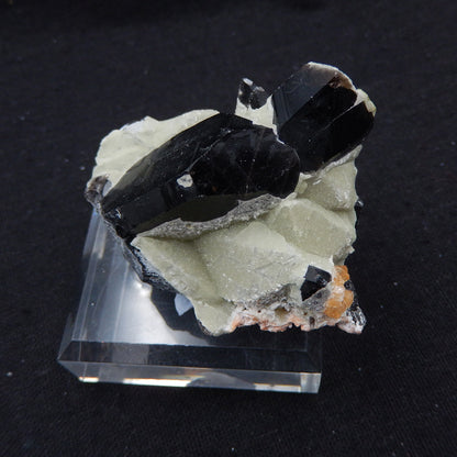 The raw material Semi-finished products Tourmaline Gemstone Material, Decorative ornaments,45x43x42mm, 79g