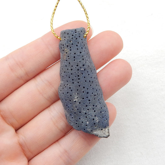 Perle pendentif en pierre précieuse de corail bleu pépite, 54x20x8mm, 12.0g