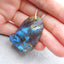 Pendentif grenouille sculptée en labradorite naturelle, 36 x 27 x 9 mm, 13,6 g