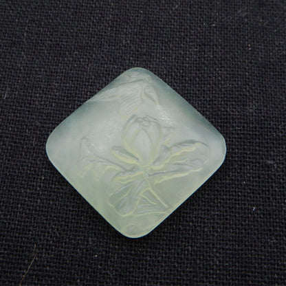 Cabochon de fleur de jade néphrite en pierre naturelle sculptée à la main, 26 x 26 x 10 mm, 9,7 g
